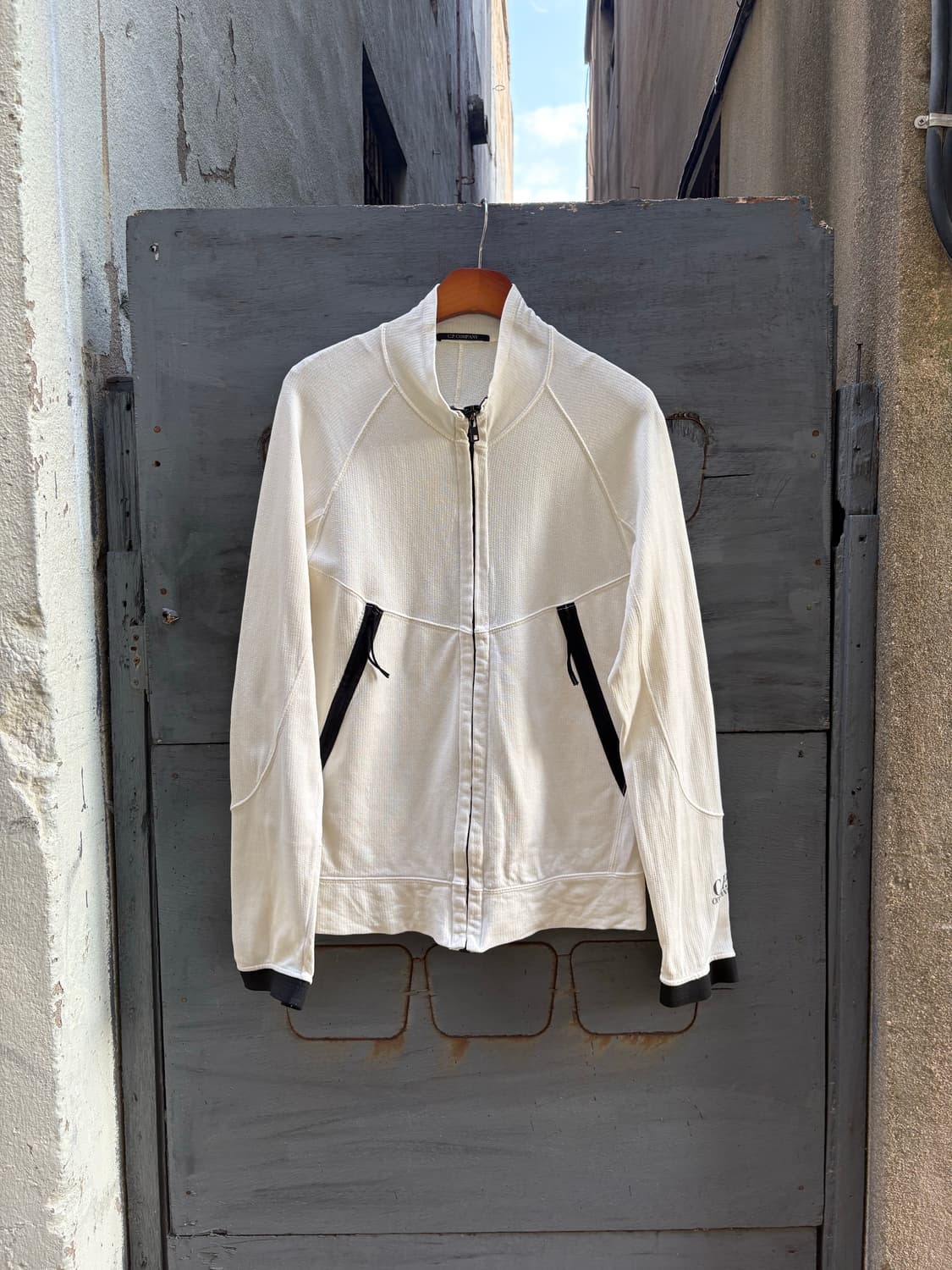 씨피컴퍼니 집업 아이보리 상품이미지1