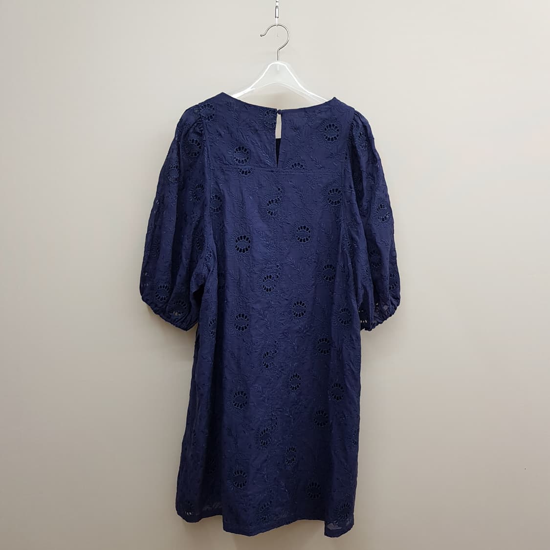 아떼 바네사브루노 2021 펀칭 레이스 퍼프 슬리브 원피스 38사이즈 상품이미지7