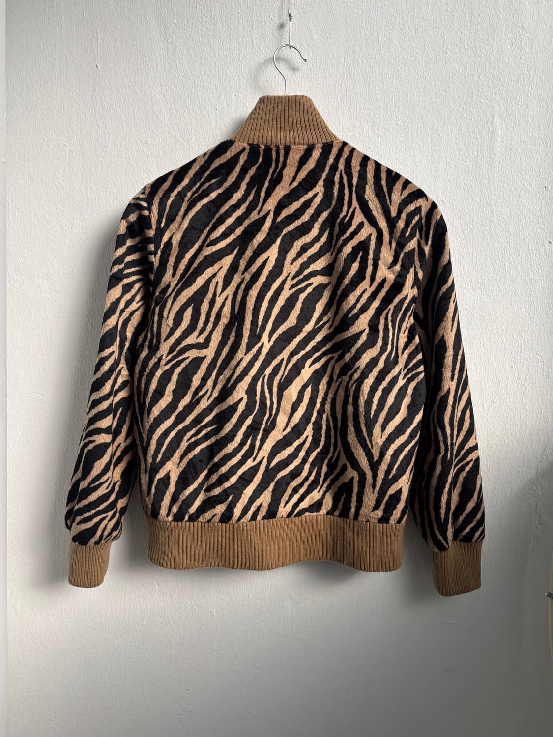 Vintage Leopard Velvet Zip-Up Jacket 상품이미지3