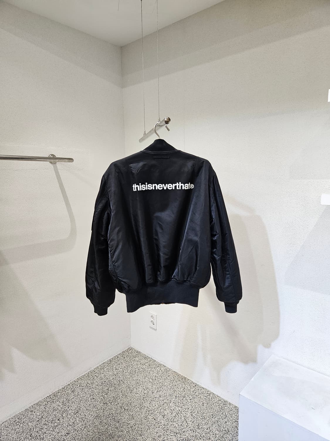 알파인더스트리x디네댓 콜라보 MA-1 항공점퍼 상품이미지2