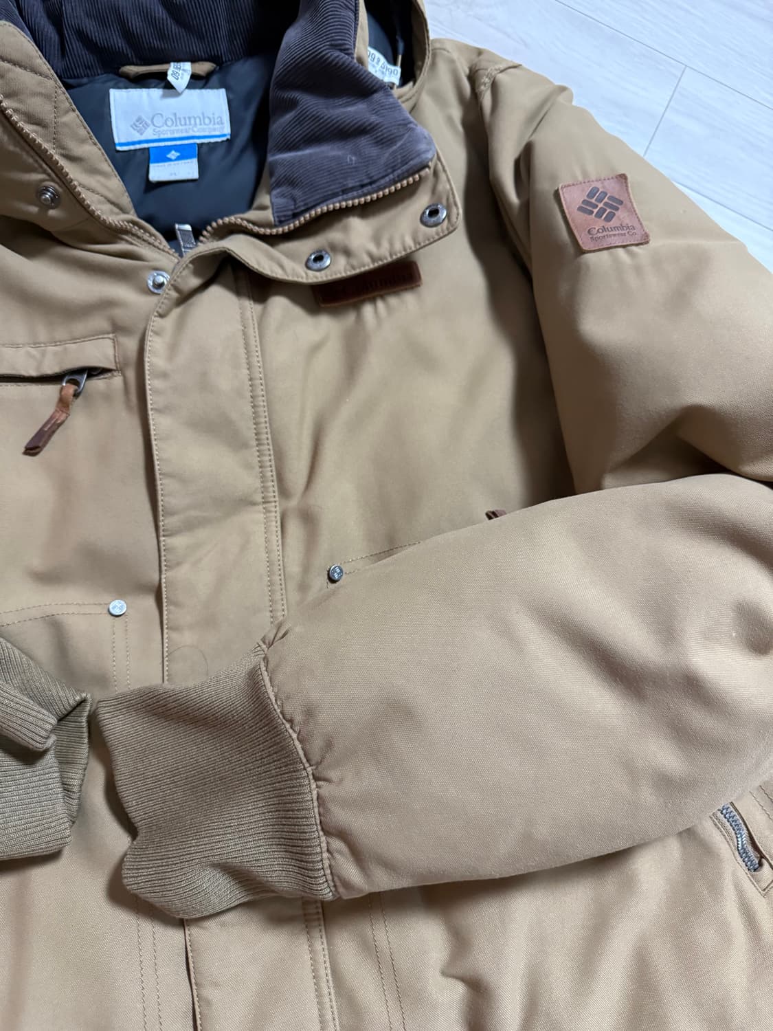 콜롬비아 후드 패딩 점퍼 카키 상품이미지3