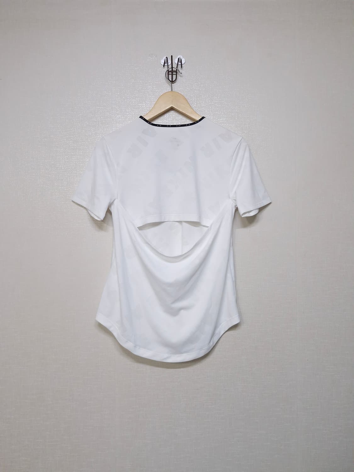 나이키. 여성 드라이핏 브이넥 기능성 반팔티_L 상품이미지2