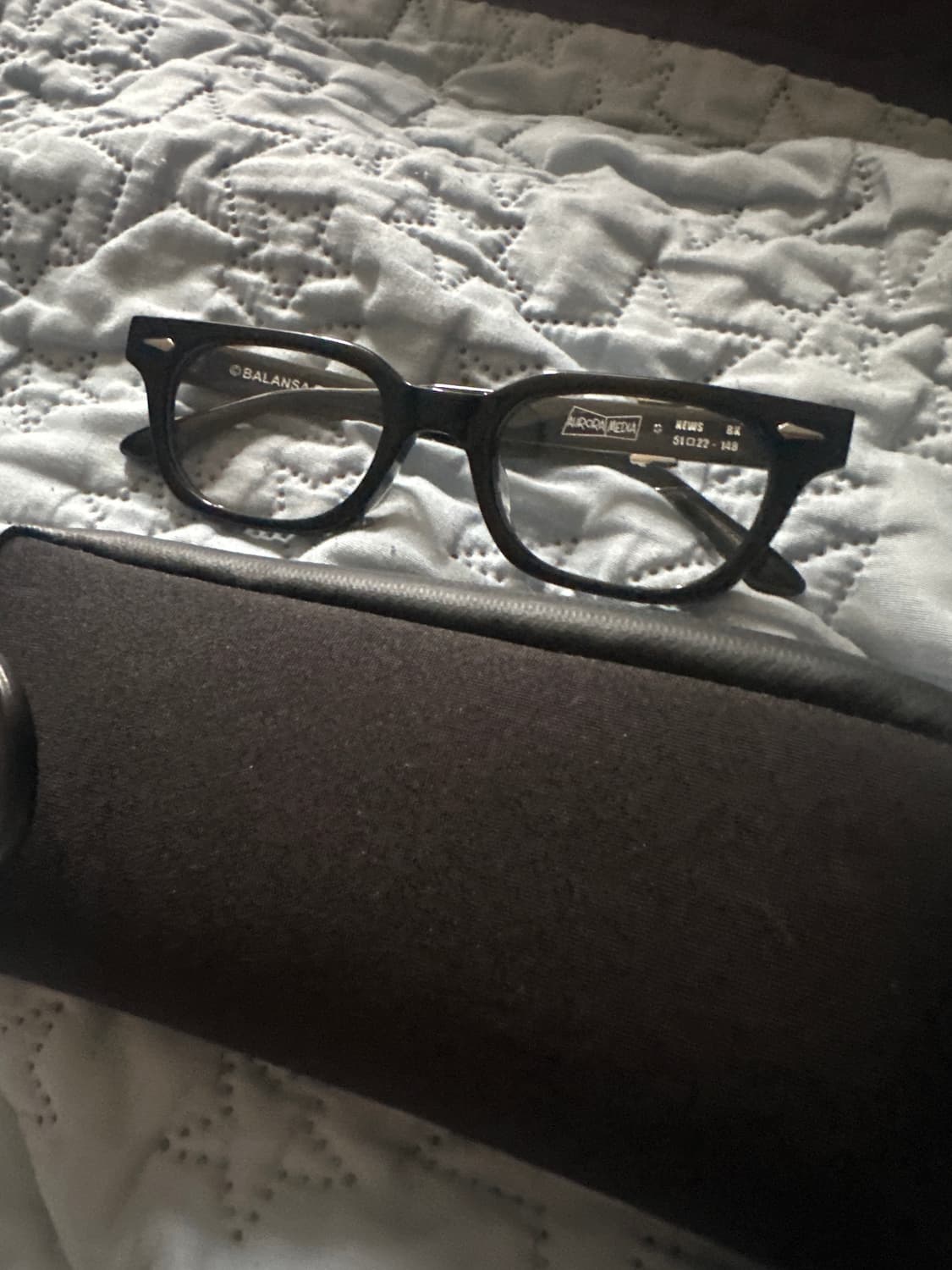 어쿠르x발란사 콜라보안경 상품이미지1