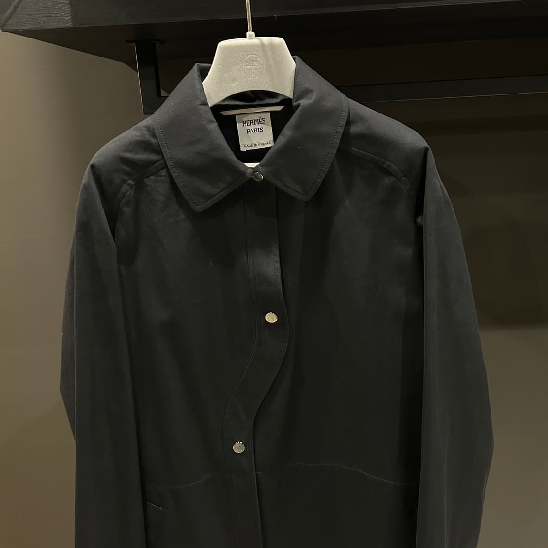 에르메스 사선 버튼 벨티드 코트 상품이미지3