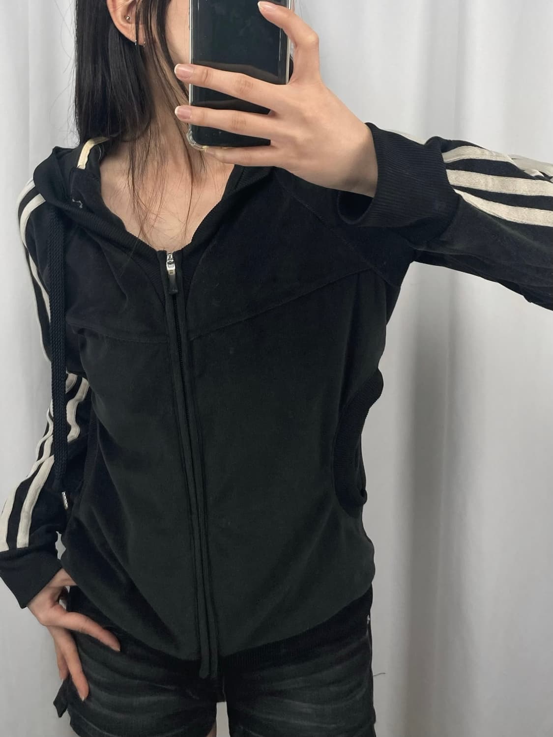 아디다스 블랙 벨벳 후드집업 상품이미지1