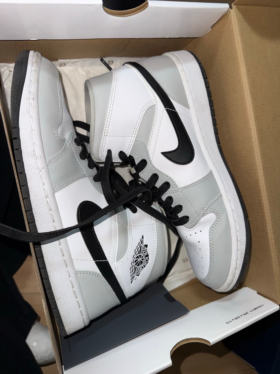 에어조던1 미드 화이트/그레이 사이즈 250 상품이미지1