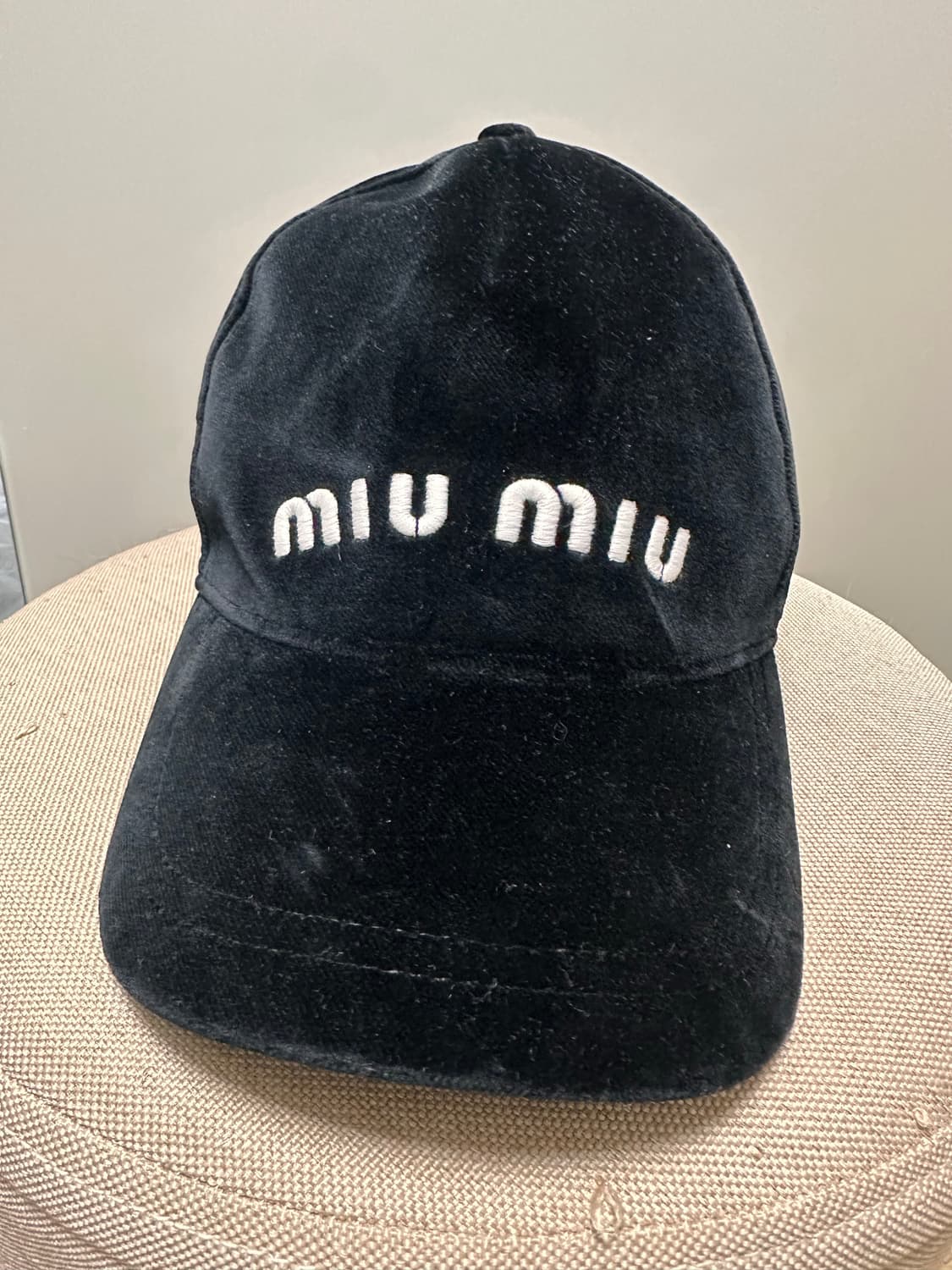 미우미우 벨벳 볼캡 상품이미지2