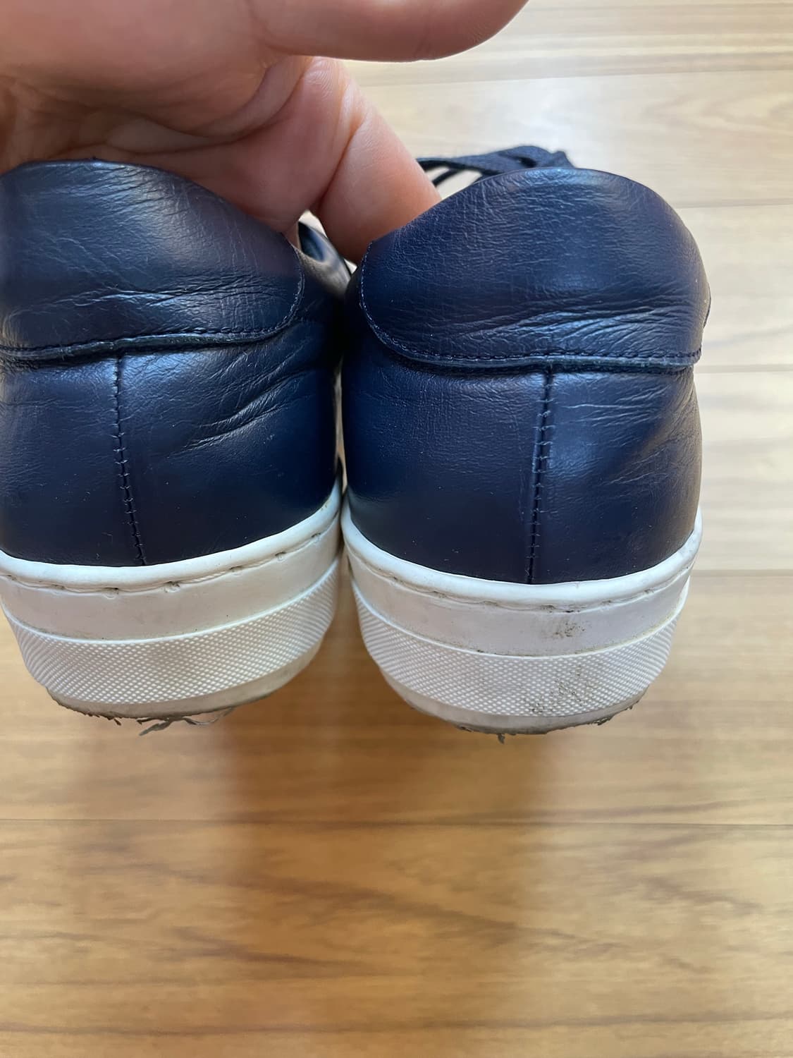 구호 네이비 가죽 스니커즈 245 상품이미지3
