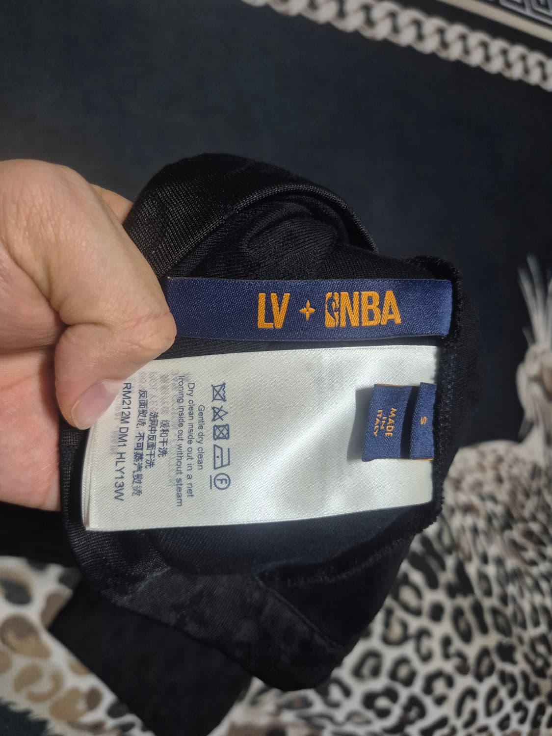 루이비통 X NBA 모노그램 반팔 버튼 셔츠 s 정품 상품이미지5