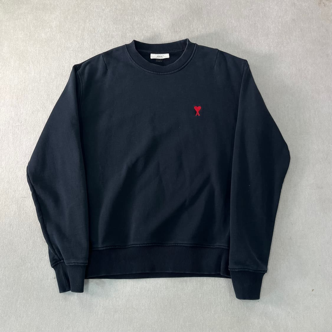 100 아미 22ss 스몰로고 맨투맨 상품이미지1