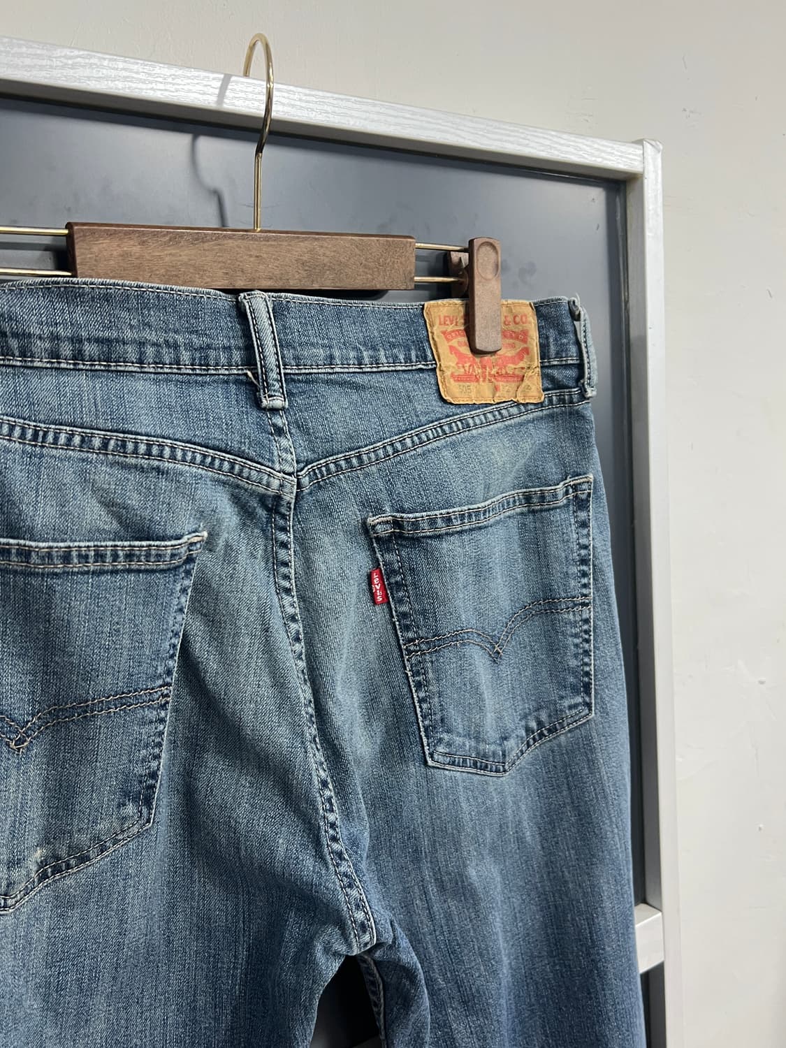 Levis 리바이스 505 레귤러 스트레이트 연청 데님 팬츠 상품이미지2