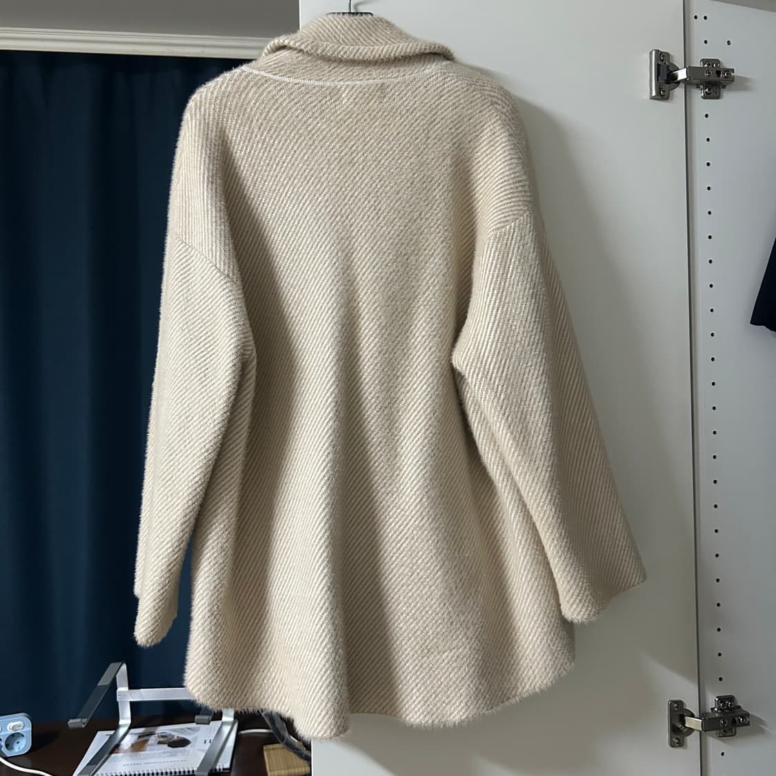 20년new)Malbon 멜본 초 극세사 부드러운 아이보리 솜털 퍼 코트 상품이미지3