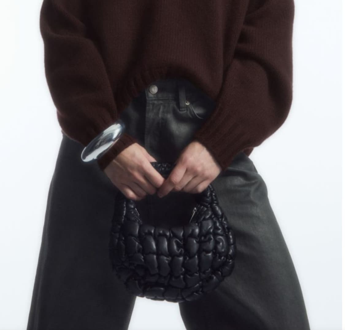 코스 양가죽 퀼티드 마이크로 미니백 상품이미지3