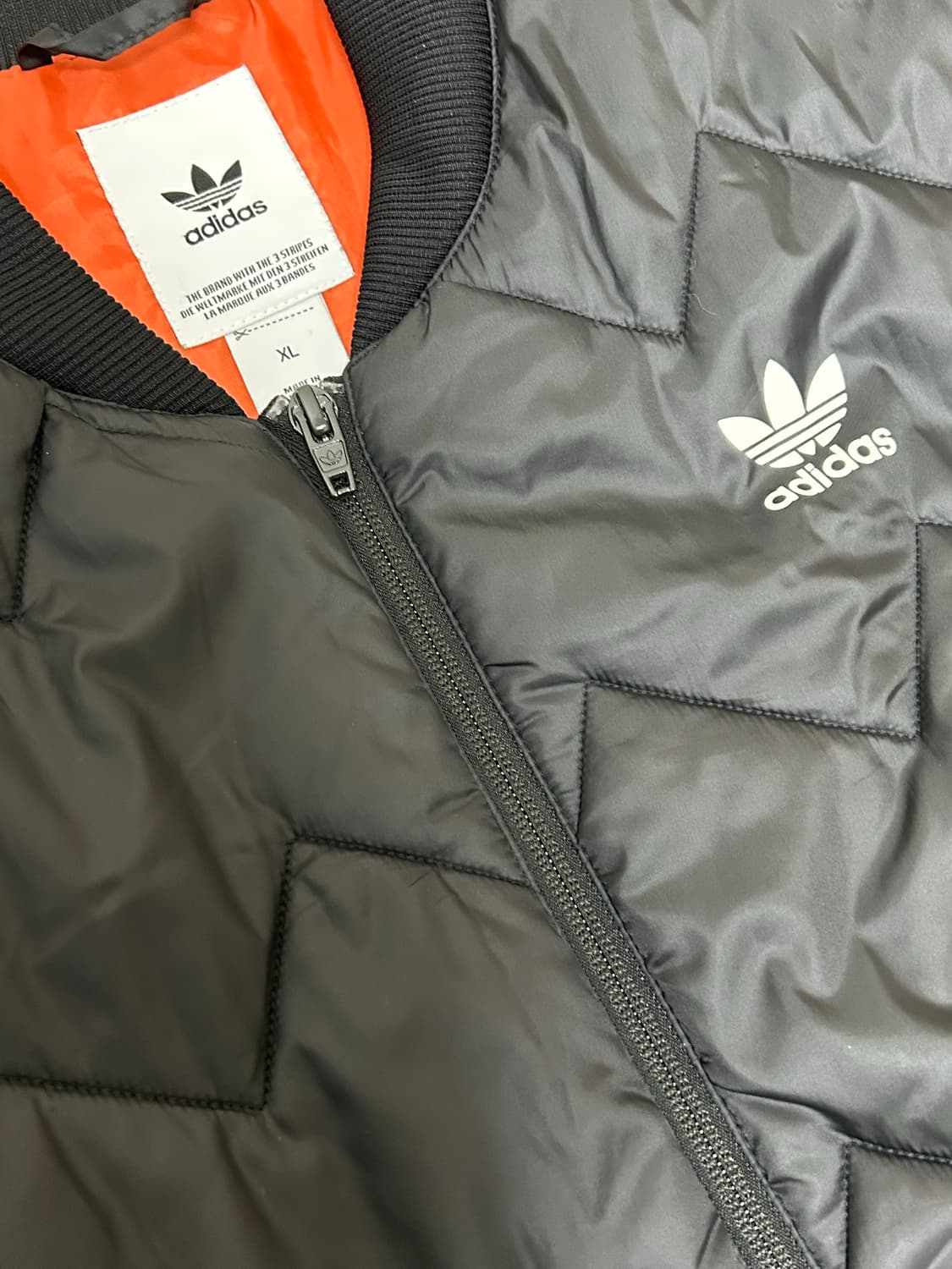 아디다스 블랙 오렌지 퀄팅 자켓 상품이미지4