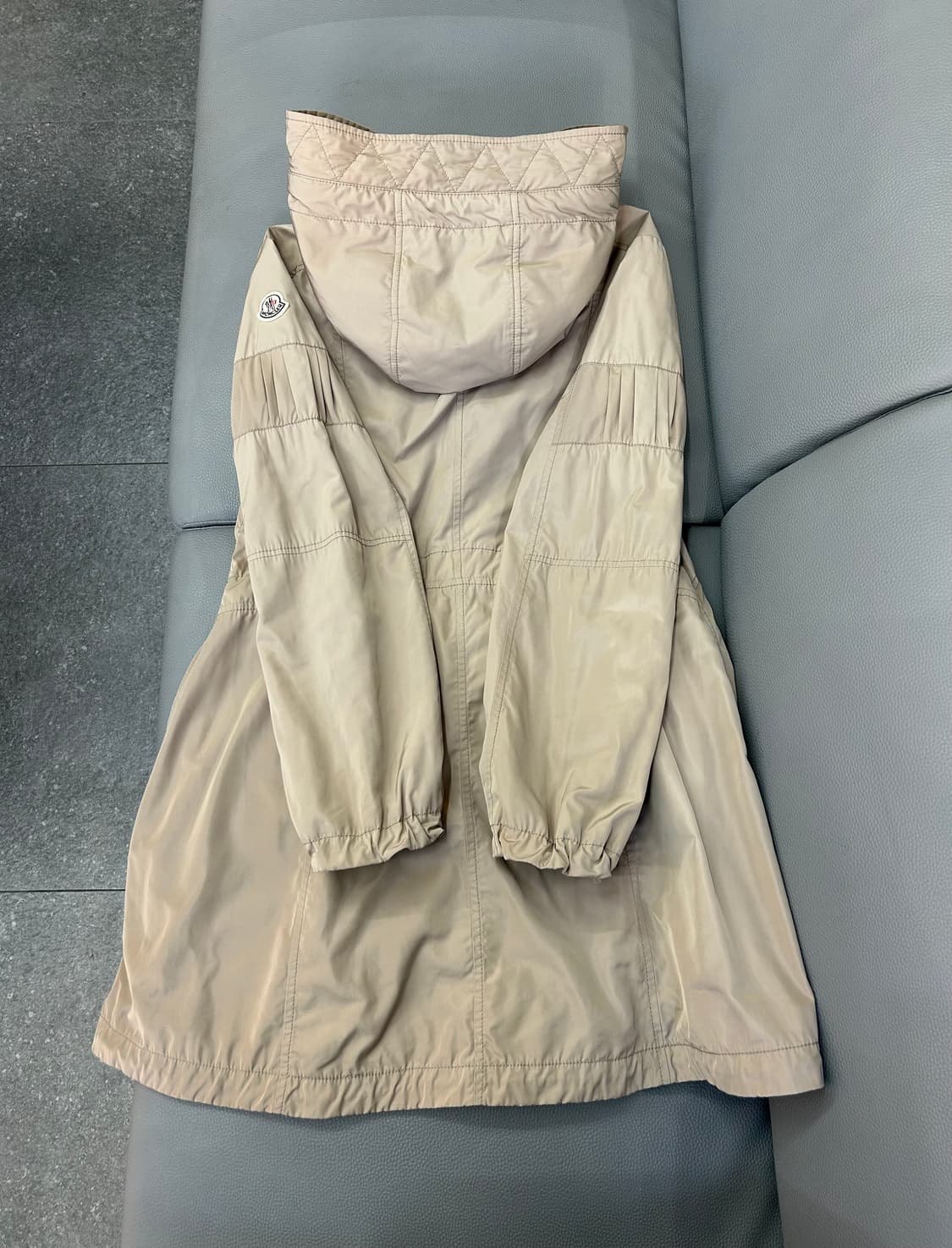 몽클레어 여성 베이지 후드 바람막이 자켓(4사이즈)정품 상품이미지6