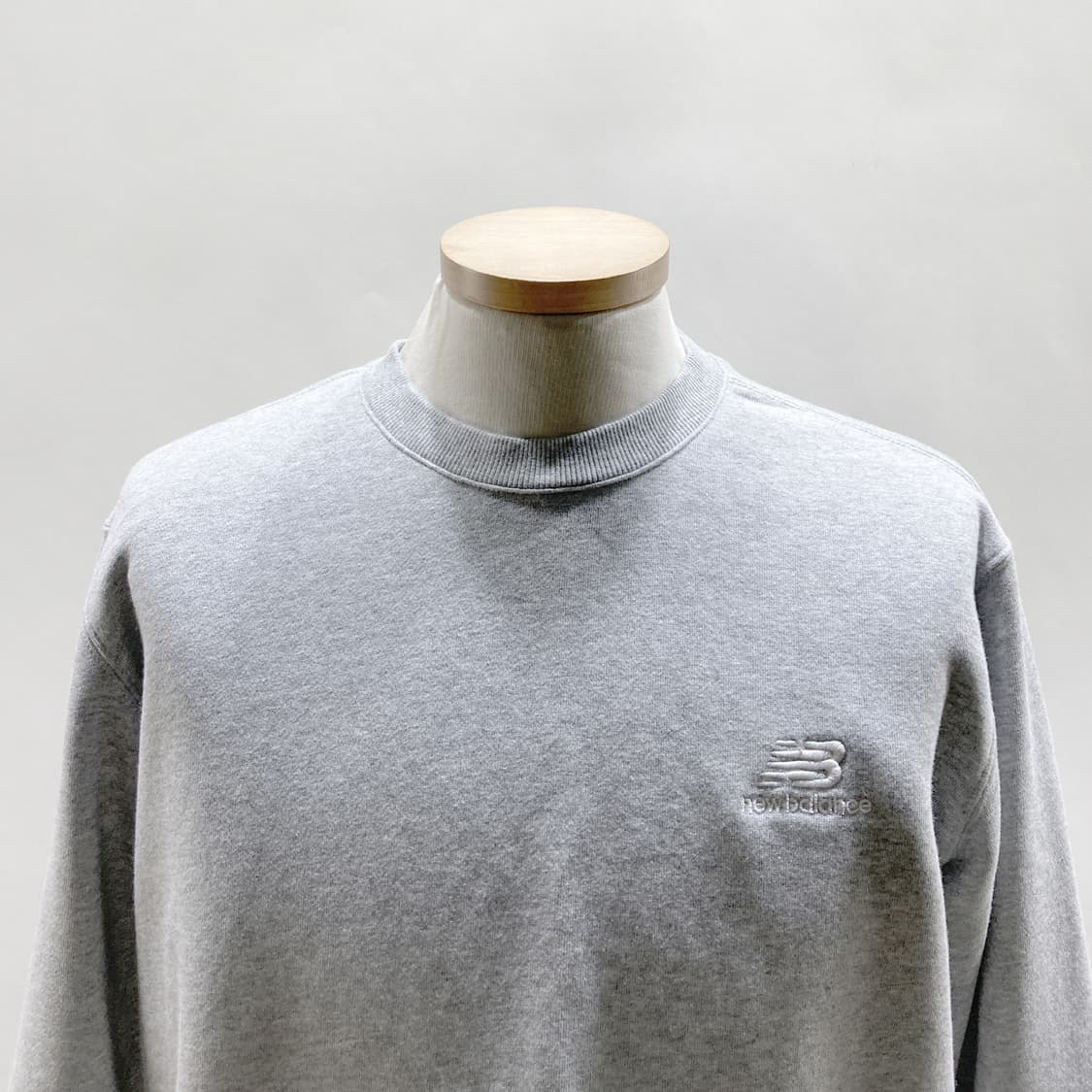 뉴발란스 남성맨투맨티셔츠 그레이 M  상품이미지2