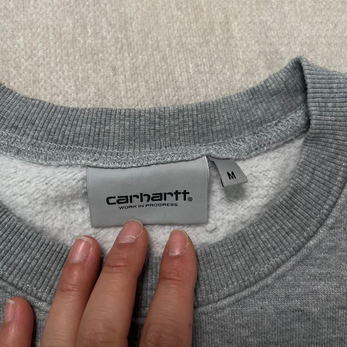 100 칼하트wip 스펠아웃 맨투맨 상품이미지3