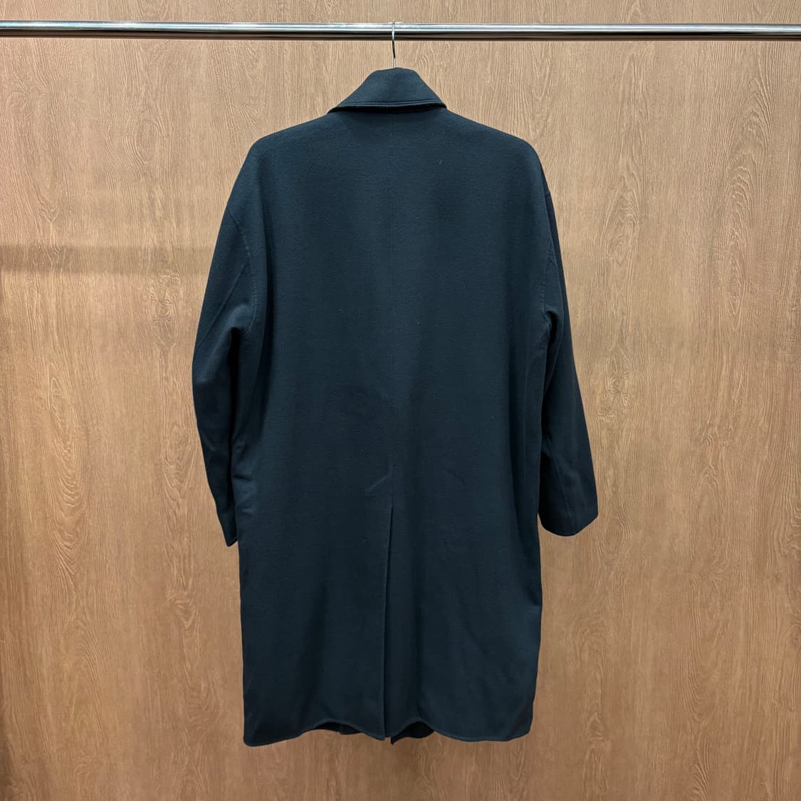 시스템 울 롱 코트 노치드 라펠 싱글 버튼 디테일 레귤러핏 블랙 상품이미지3