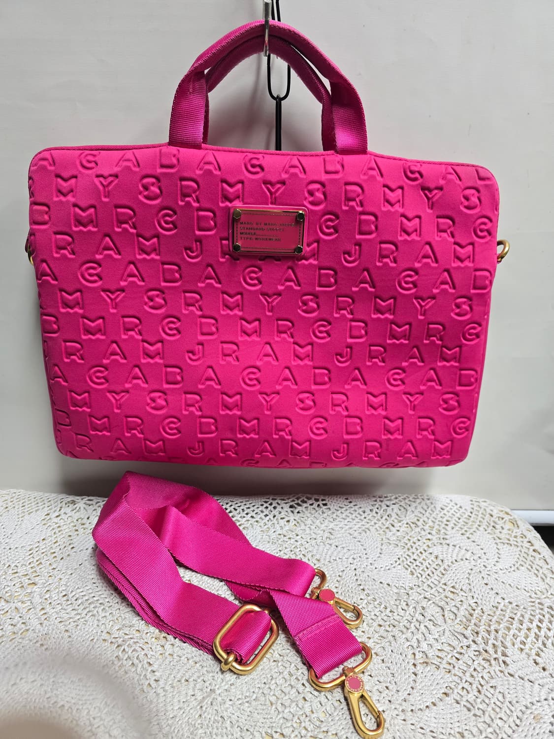 마크바이마크제이콥스  노트북가강 핑크색 상품이미지1