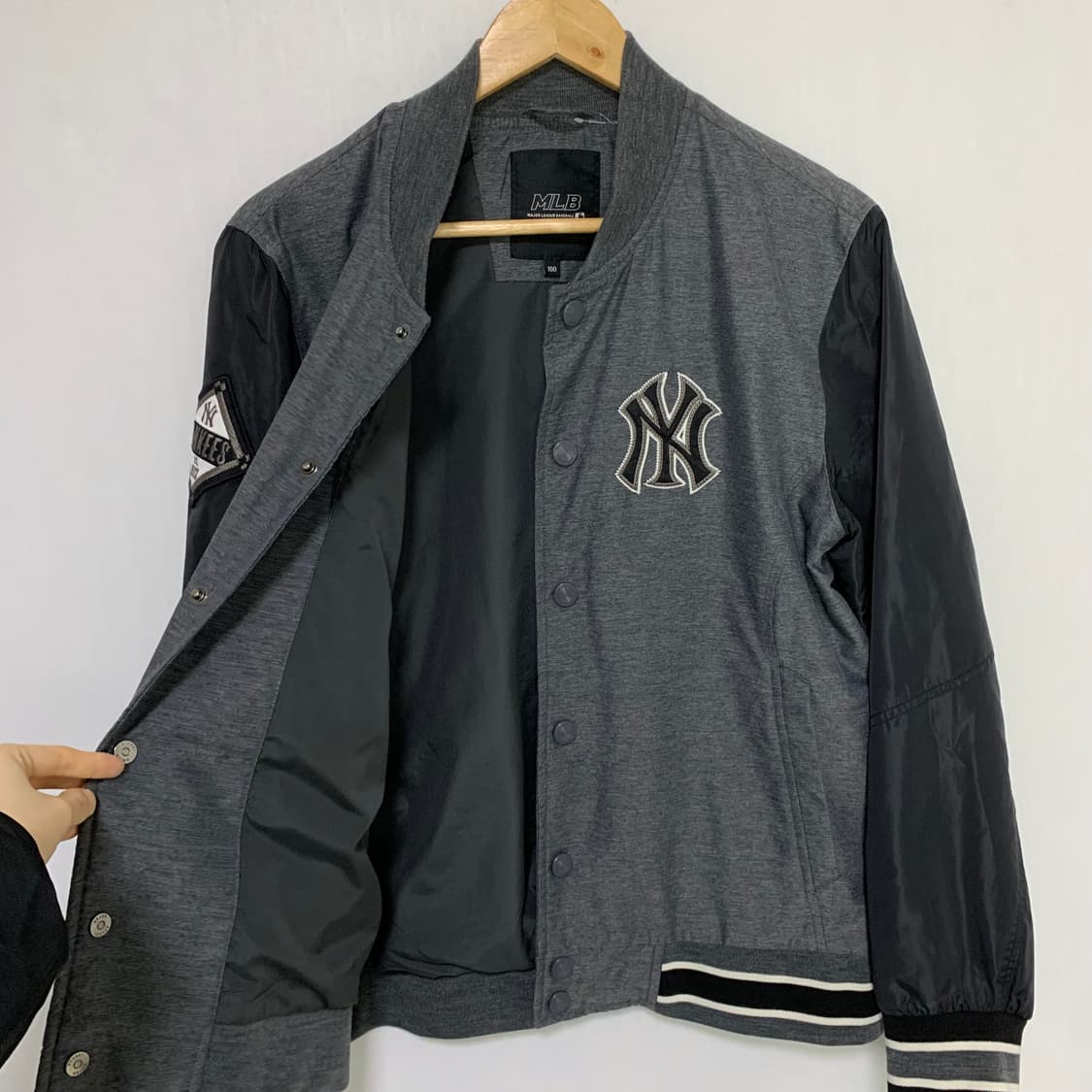 MLB 빈티지 스타디움 바람막이 자켓 차콜 블랙 100 사이즈 상품이미지5