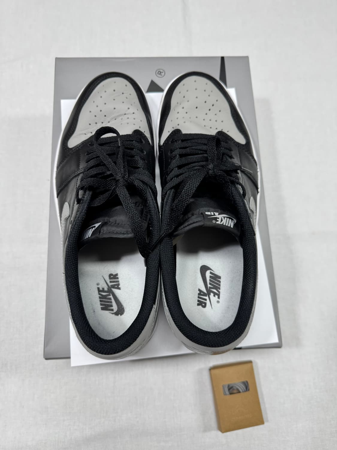 조던 1 레트로 로우 OG 쉐도우 / 285사이즈 / 5회미만 착용 상품이미지4