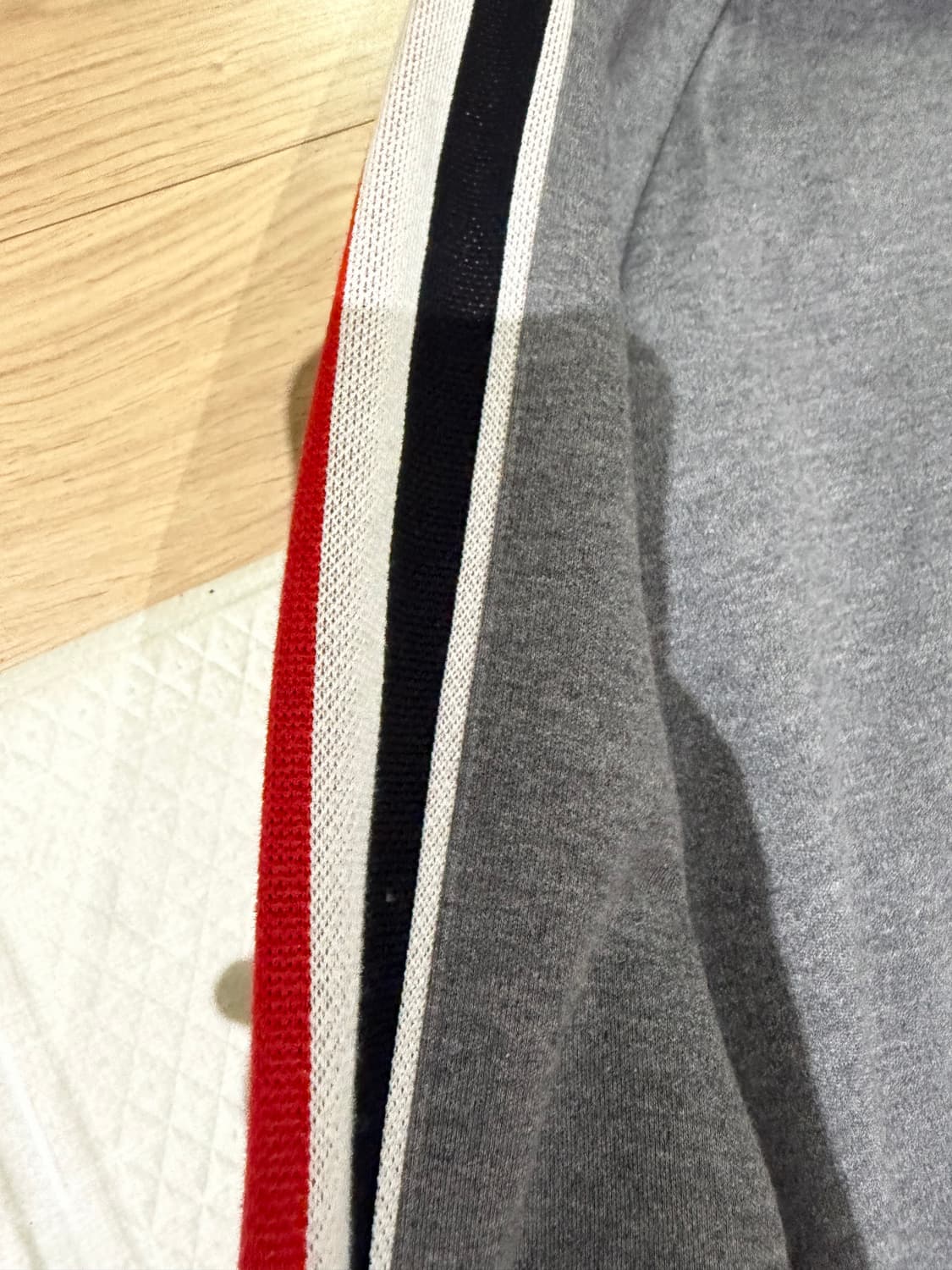 톰브라운 인터락스트라이프 후드티셔츠 상품이미지5