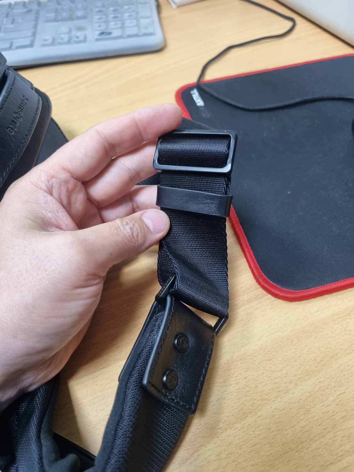 샘소나이트 벤슨 슬링백 상품이미지7