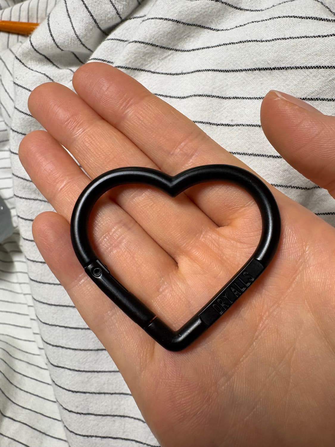 휴먼 메이드 하트 카라비너 블랙 상품이미지3