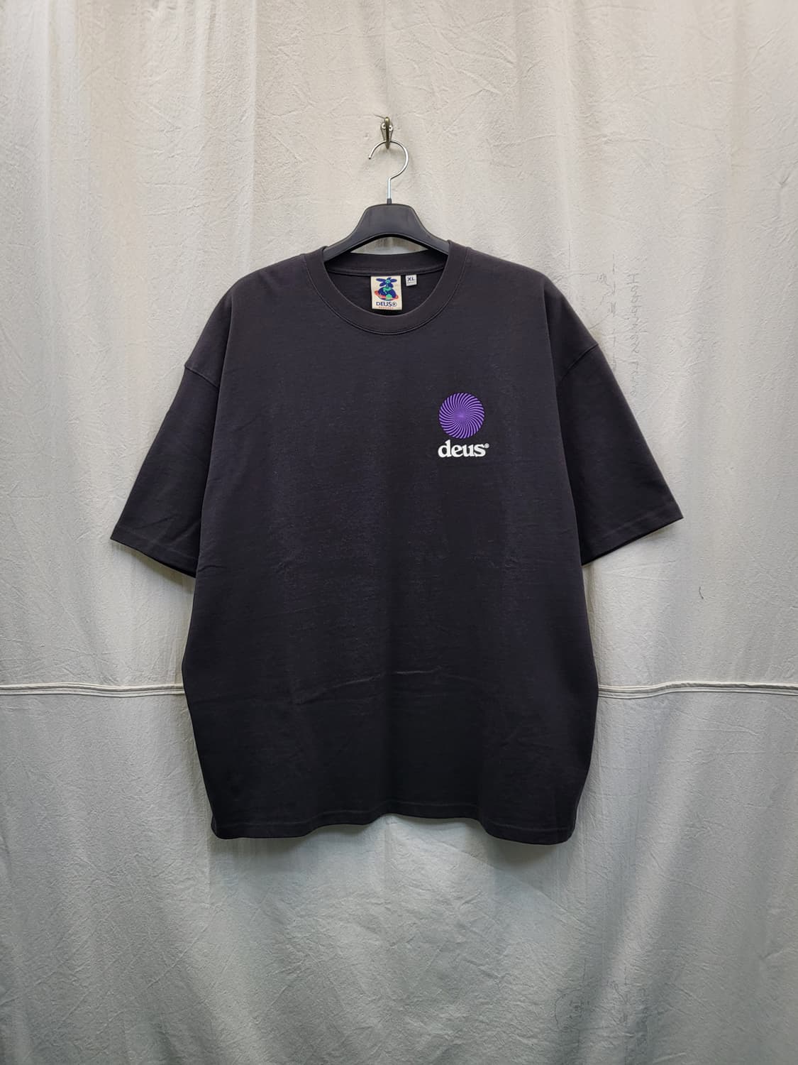 데우스 엑스 마키나 블랙 반팔 티셔츠 상품이미지1