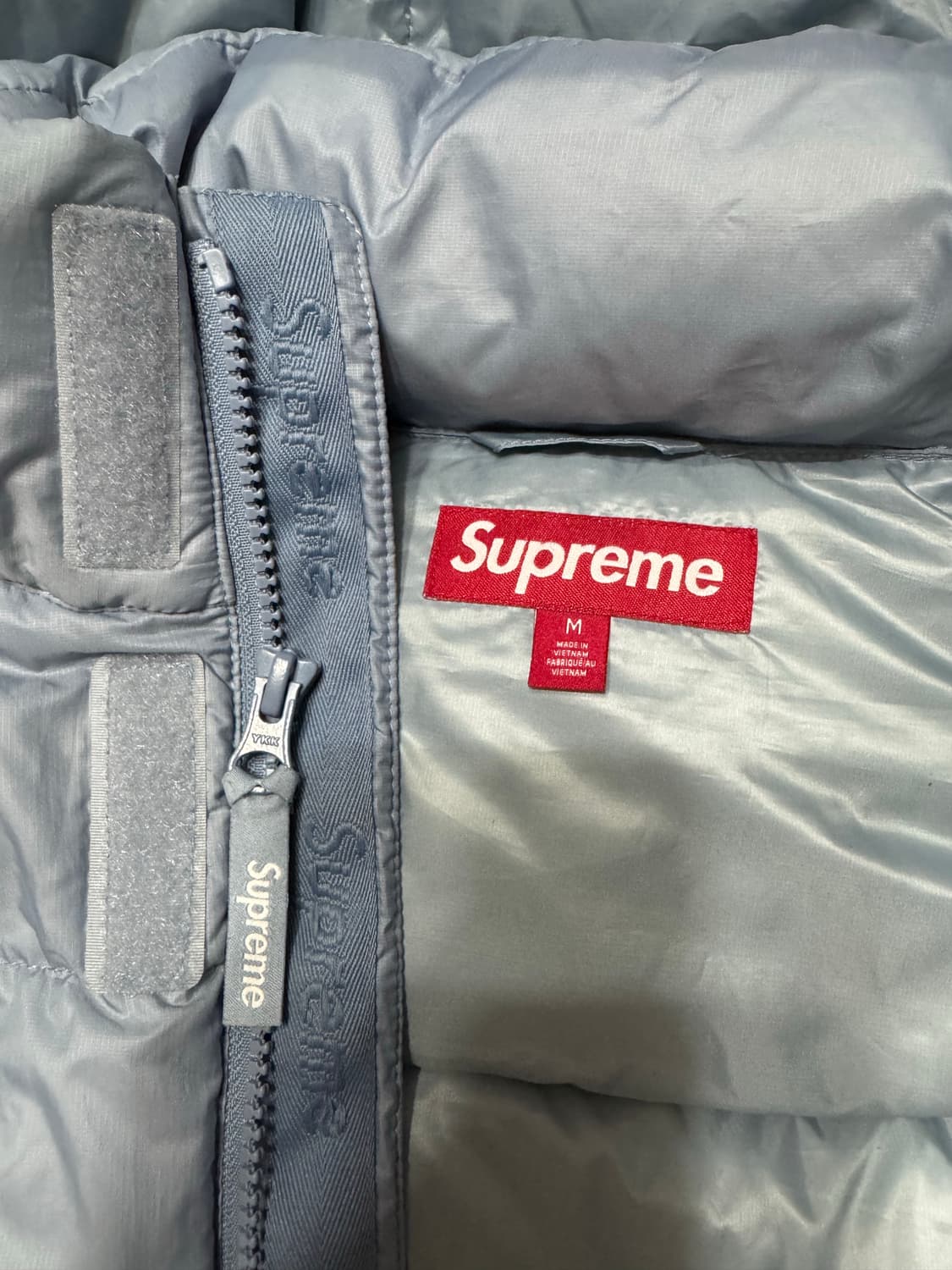 슈프림 700-필 다운 라이트웨이트 패딩 라이트 블루 24FW 상품이미지5