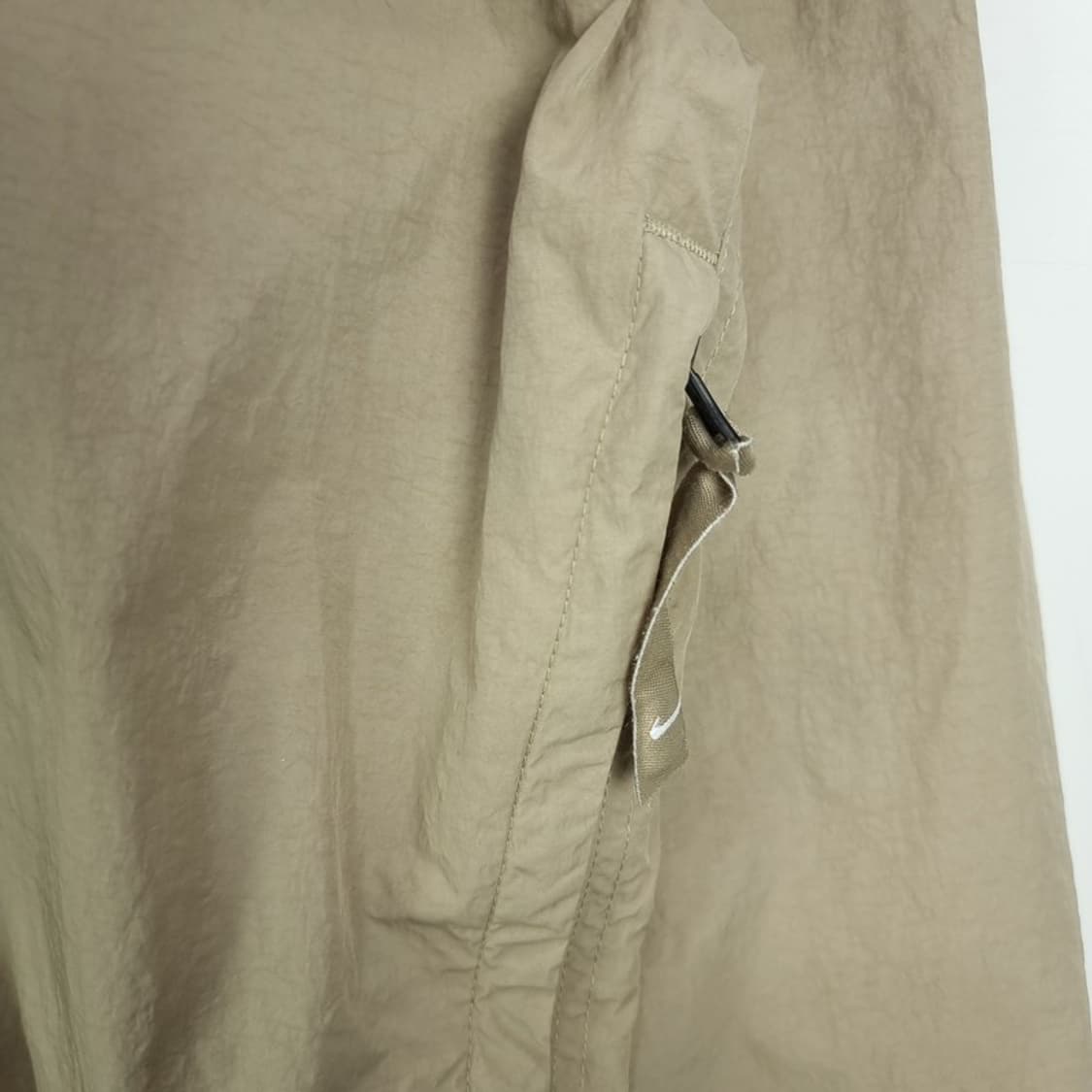 [나이키] 스우시 자수 오버핏 집업 바람막이 자켓 카키베이지 M18787 상품이미지7