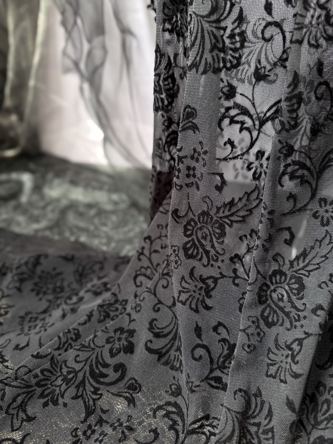 Velvet Floral Embroidered T-shirt 0144 상품이미지4