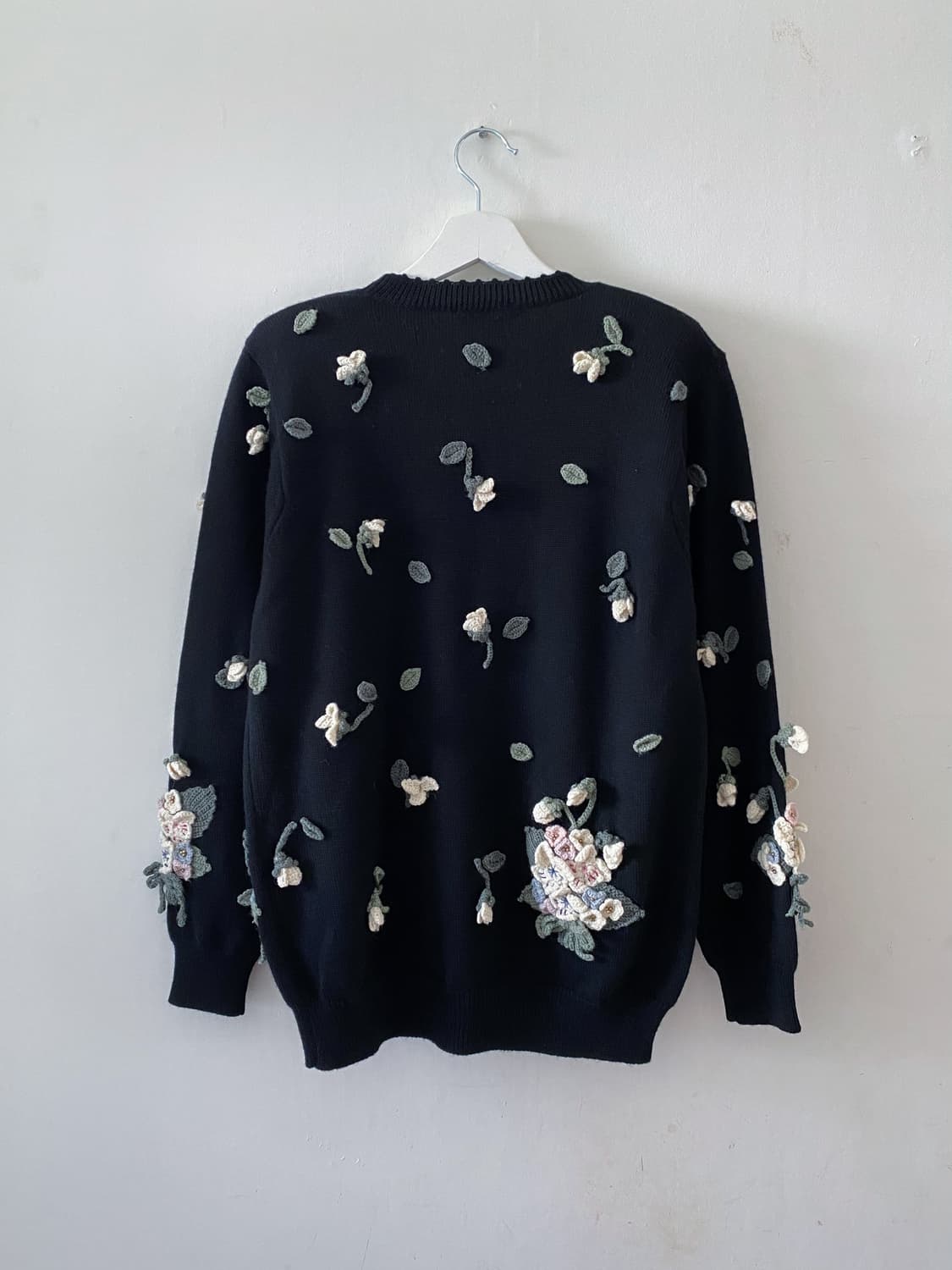 플라워 블랙 니트 스웨터 상품이미지2