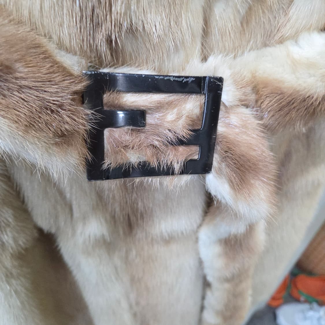 펜디 밍크 후드 롱 베스트 상품이미지2