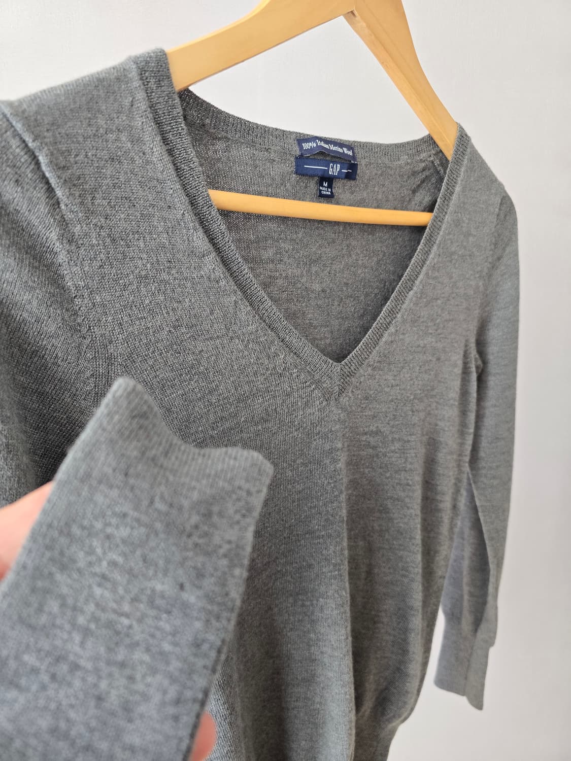 GAP 이탈리안 메리노울 회색 브이넥 가디건 상품이미지3