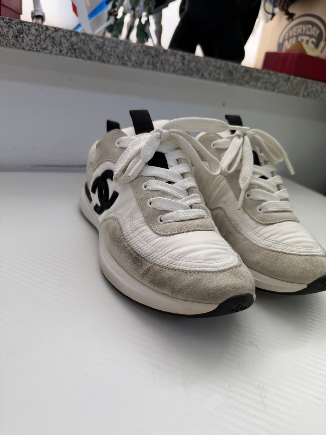 정품) 샤넬 웨이브 스웨이드 카프스킨 나일론 스니커즈 36 상품이미지3