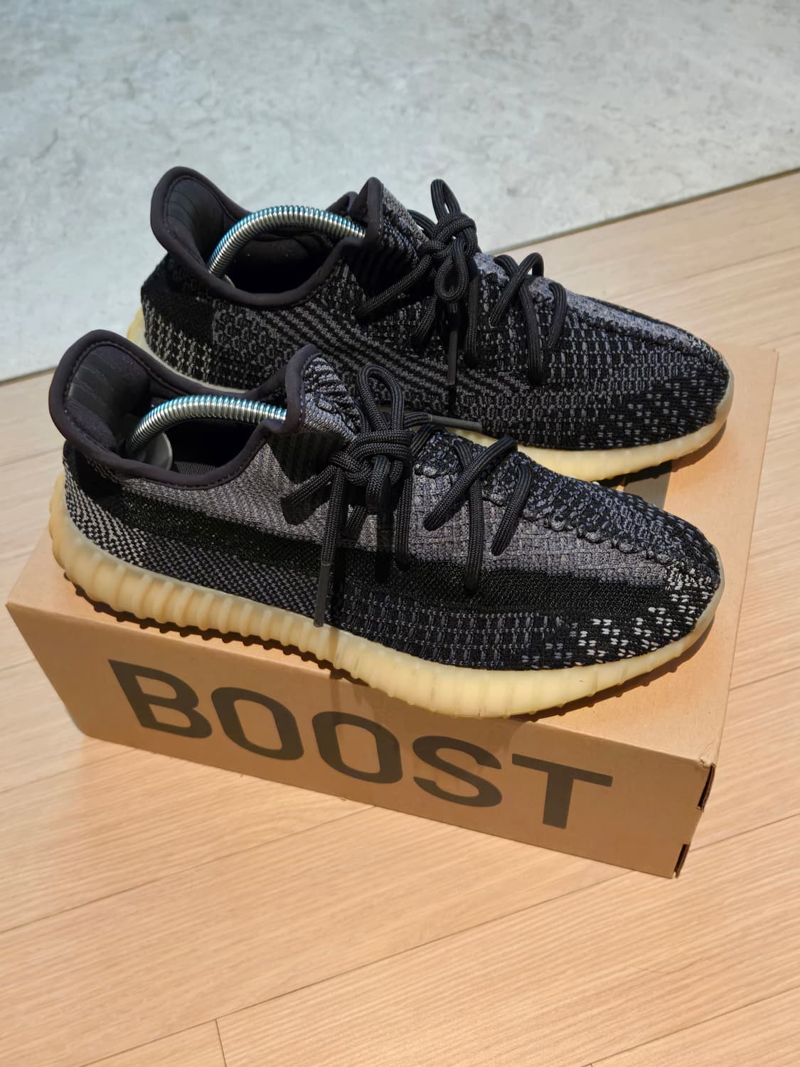 이지부스트 350 V2 카본블랙 265 상품이미지1