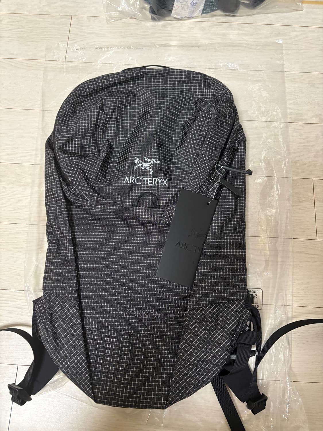 아크테릭스 컨실15 블랙 판매해요 상품이미지1