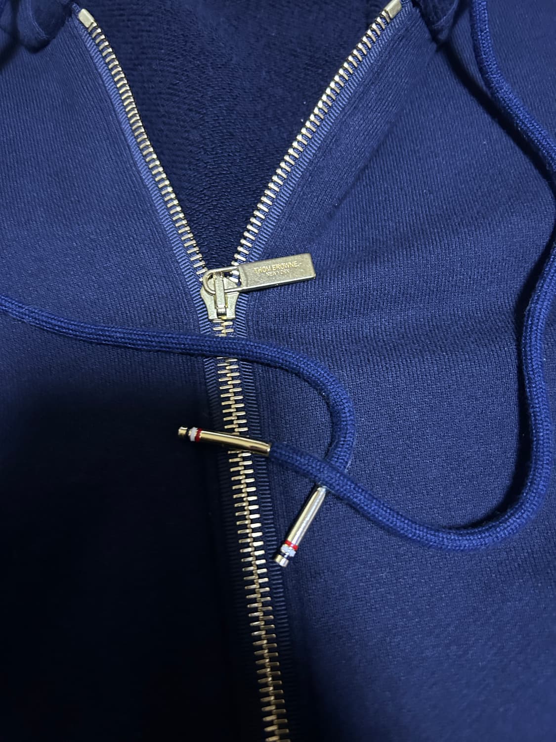 [3, 새상품급] 톰브라운 네이비 사선완장 후드집업 상품이미지4