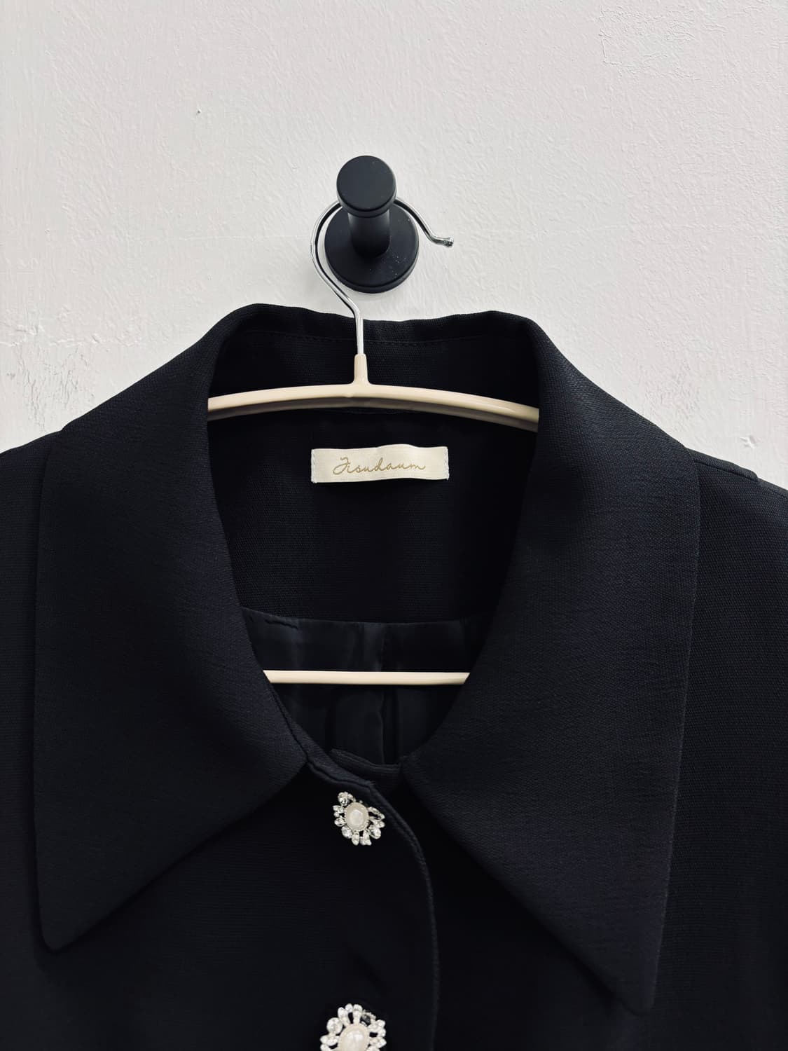 [새상품] 지수다움(JISUDAUM) 주얼리 버튼 플레어 롱 원피스 상품이미지3