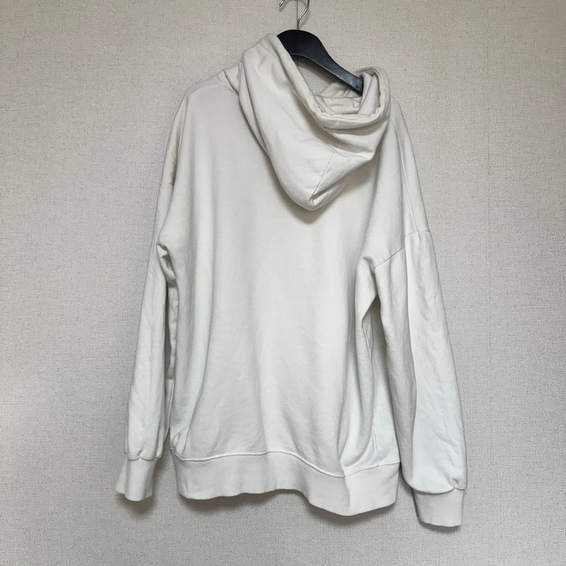 오베이 흰색 후드티 L 팝니다! 상품이미지2