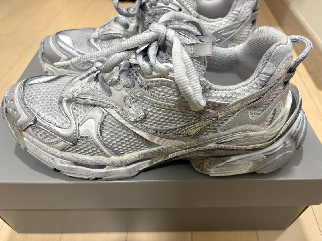 발렌시아가 러너 2.0 화이트 실버 그레이 43 상품이미지2