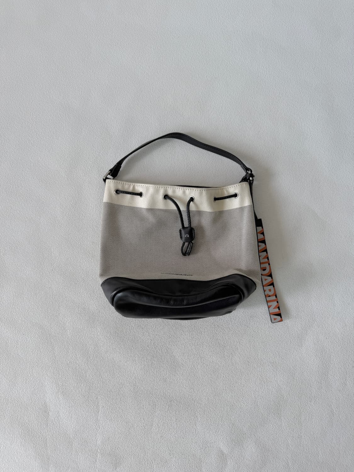 만다리나덕(Mandarina duck) 버킷백(크로스 스트랩 포함) 상품이미지1