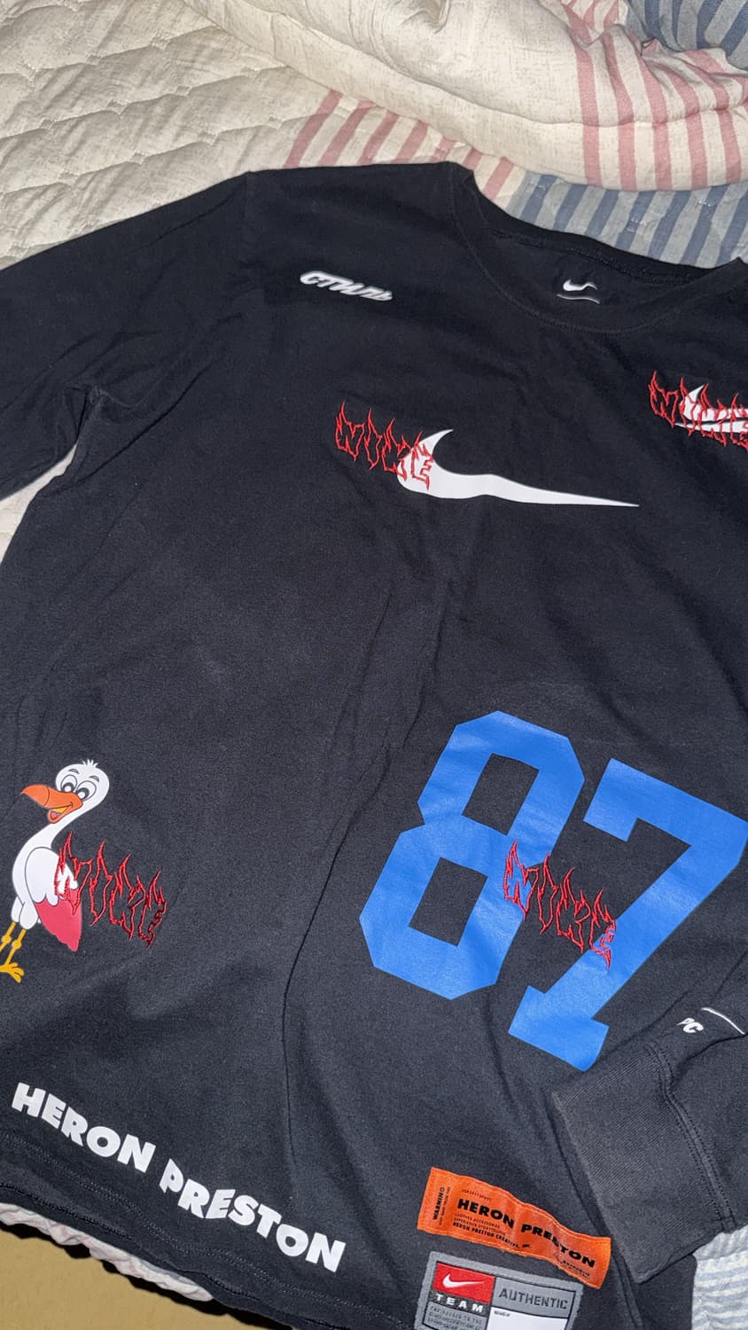 나이키X헤론프레스톤 롱슬리브 티셔츠 (창모 킬링벌스 옷) 판매합니다 상품이미지1