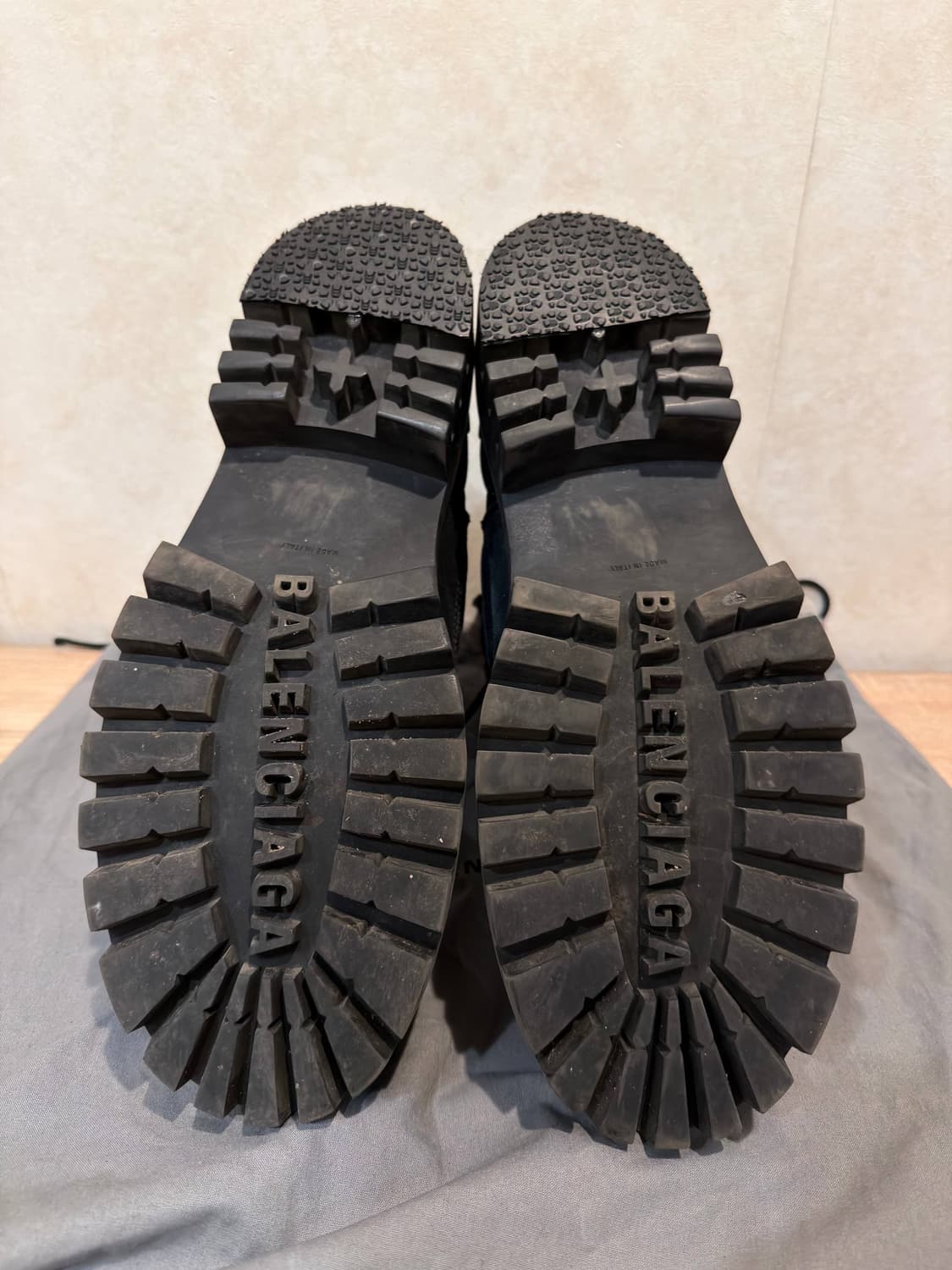 Balenciaga Strike  상품이미지3