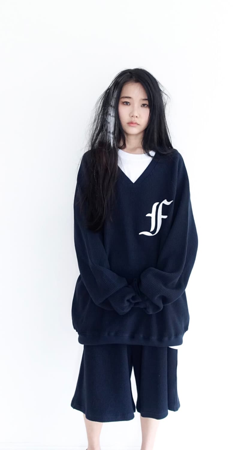 Shop faerie 페어리 와플 맨투맨 (navy) 상품이미지2