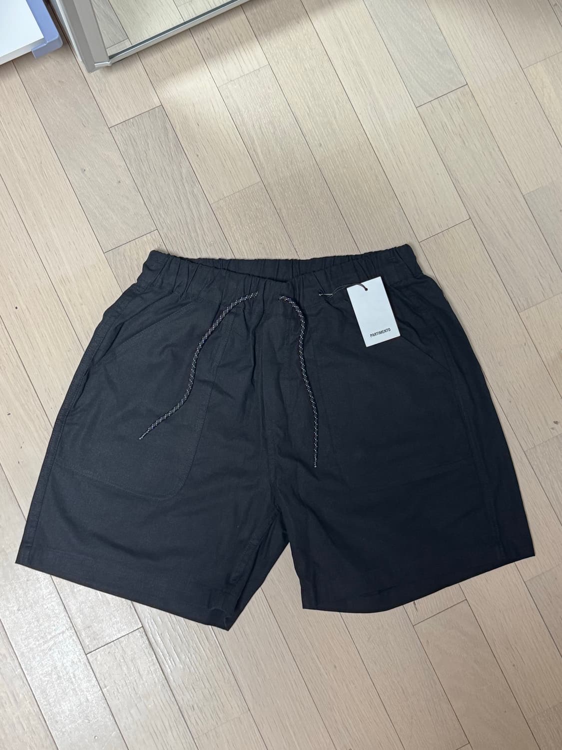 파르티멘토 검정반바지 기본템 상품이미지1