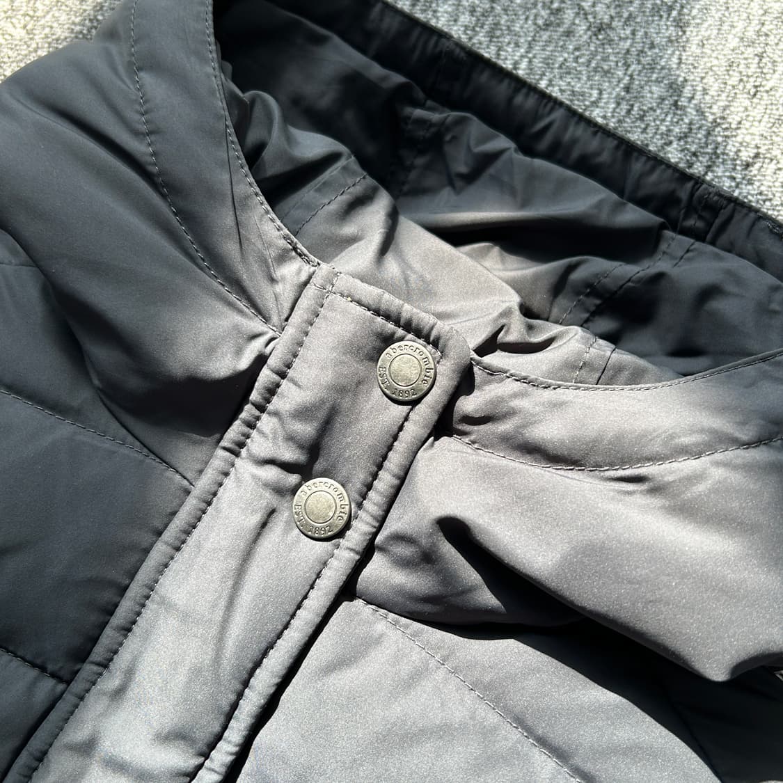 아베크롬비 그레이 패치 로고 후드 패딩 상품이미지3