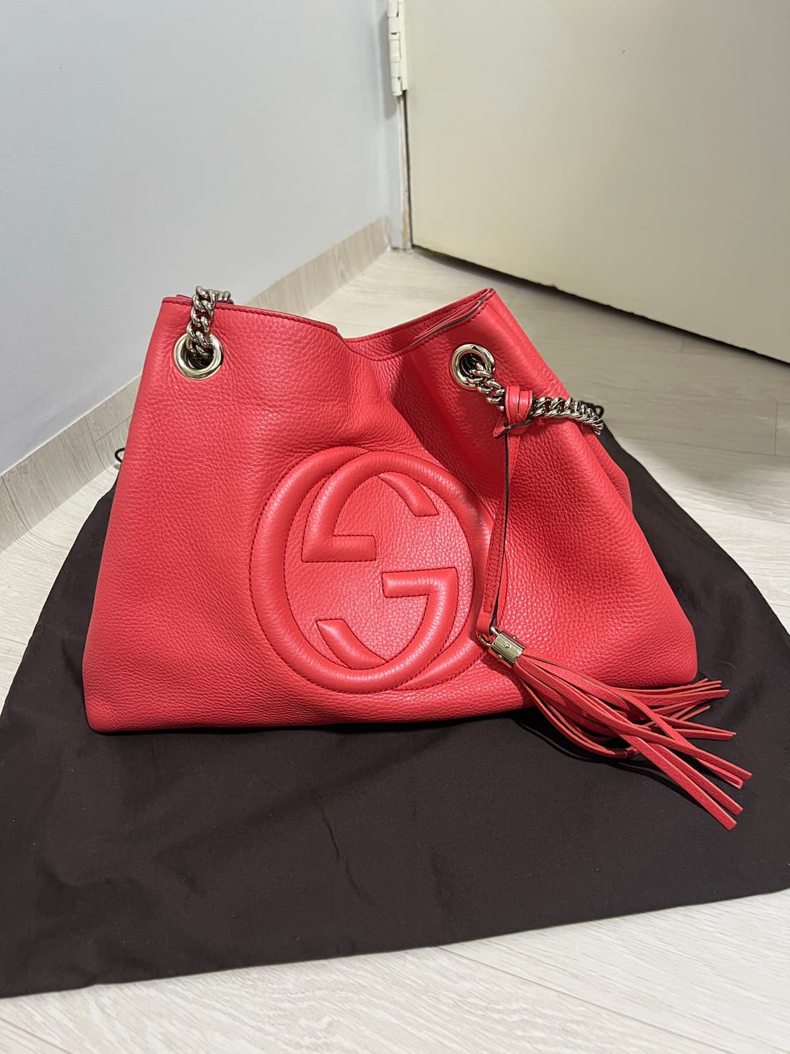 구찌 소호 테슬 체인 숄더백 상품이미지1