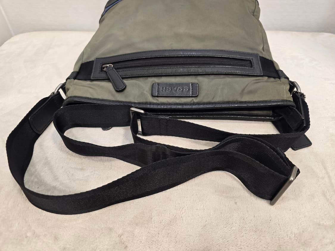 코치 남성 크로스백 올리브색 상품이미지5